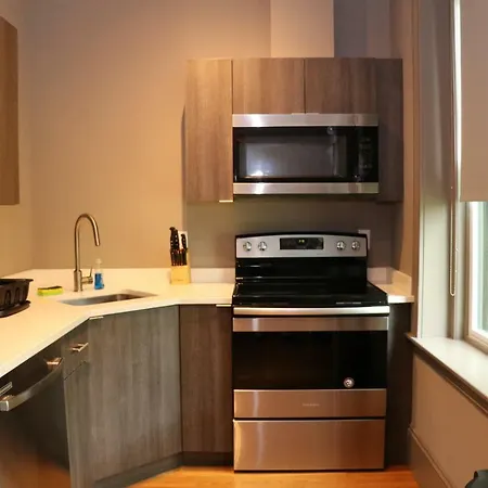 A Stylish Stay W/ A Queen Bed, Heated Floors.. #31 Brookline Exterior photo
