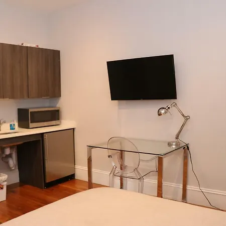 A Stylish Stay W/ A Queen Bed, Heated Floors.. #31 Brookline Exterior photo