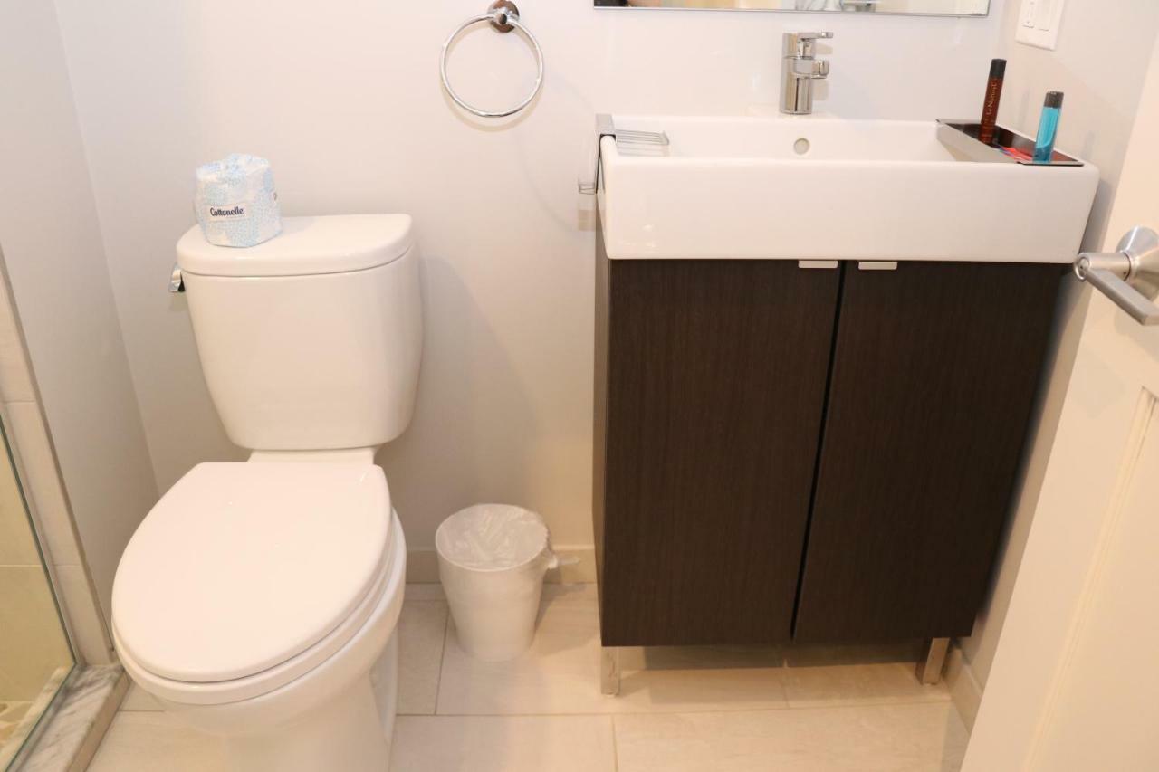 A Stylish W/ A Queen Bed, Heated Floors.. #31 Apartment *
