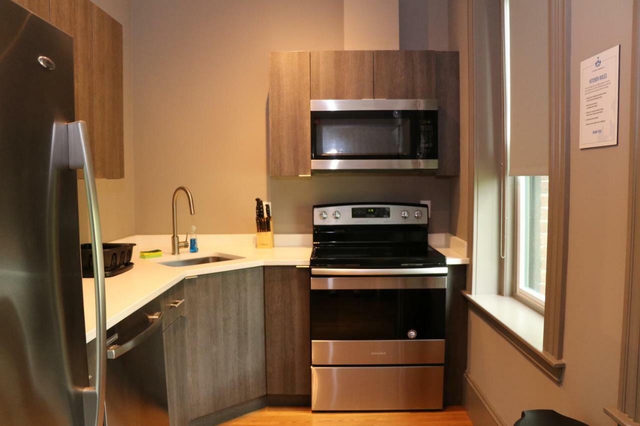 A Stylish W/ A Queen Bed, Heated Floors.. #31