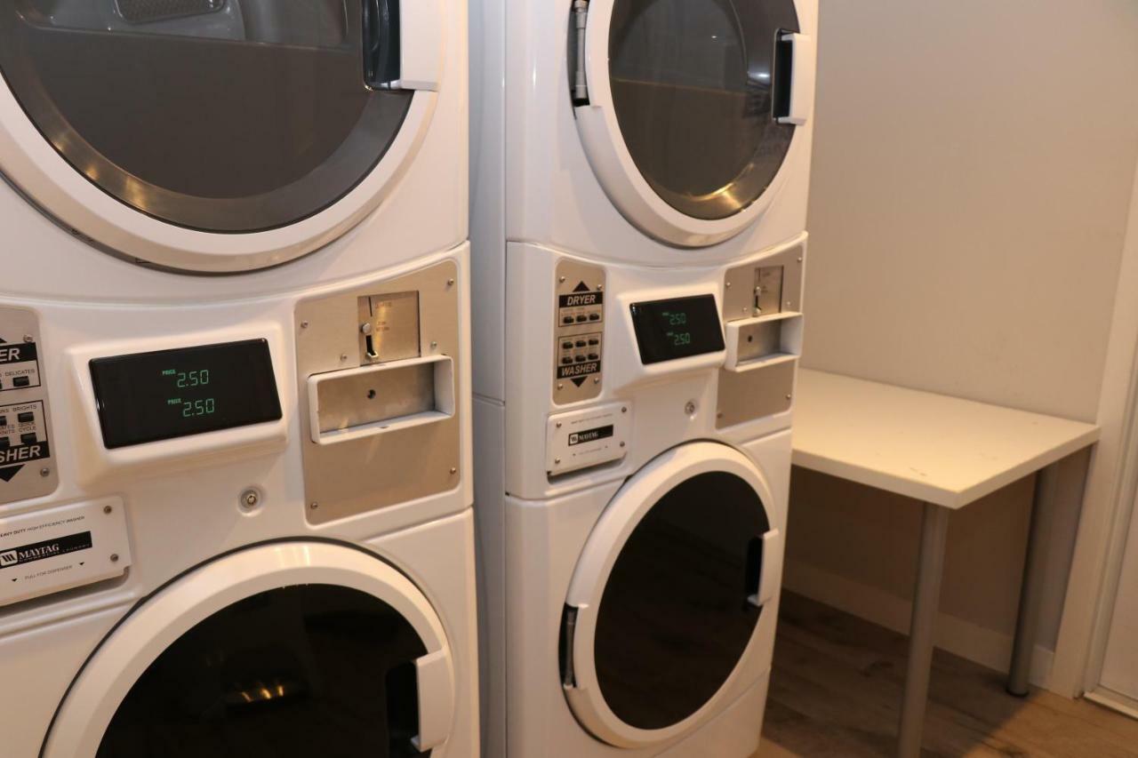 A Stylish W/ A Queen Bed, Heated Floors.. #31 Apartment