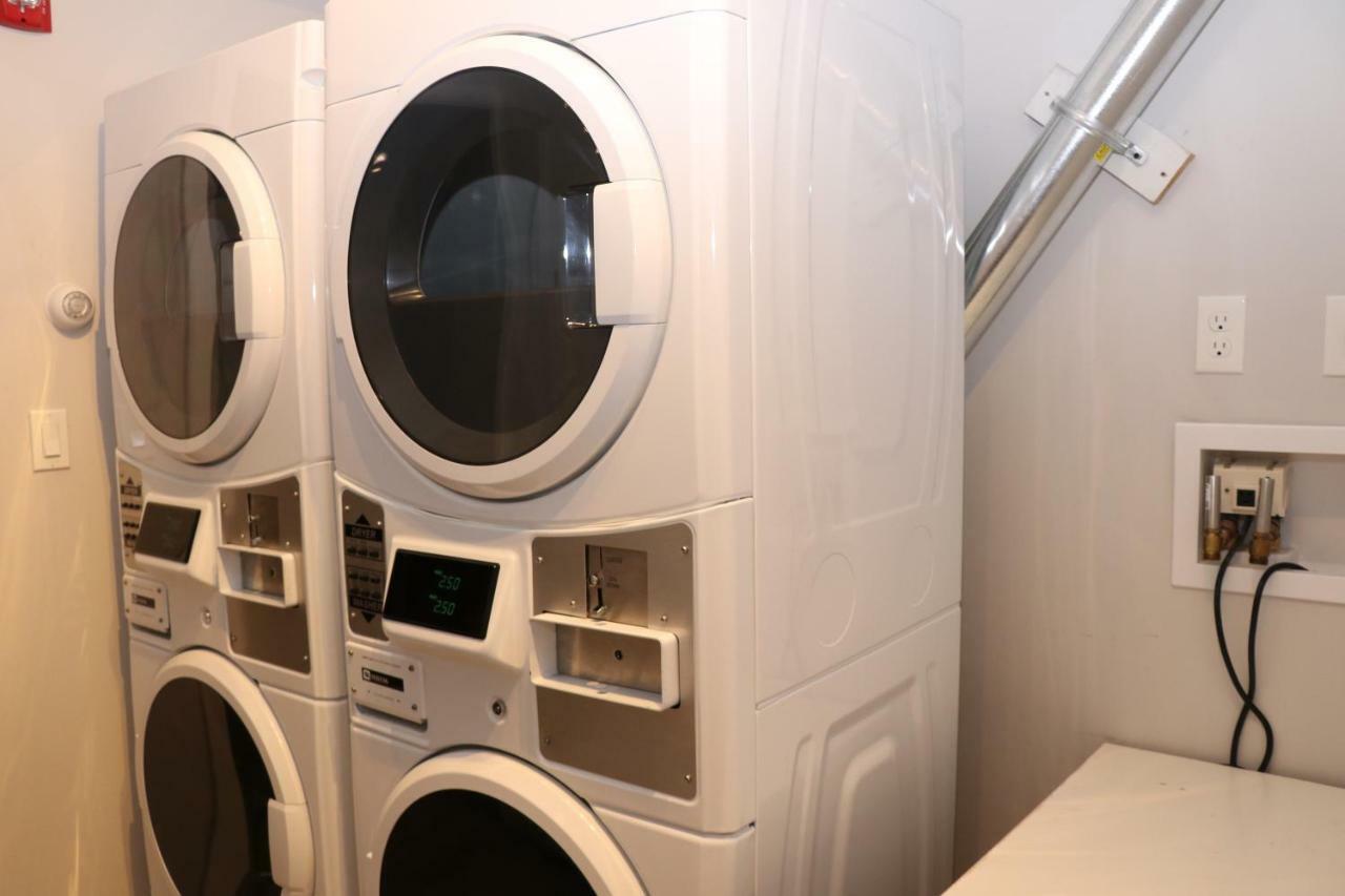 A Stylish W/ A Queen Bed, Heated Floors.. #31 Apartment
