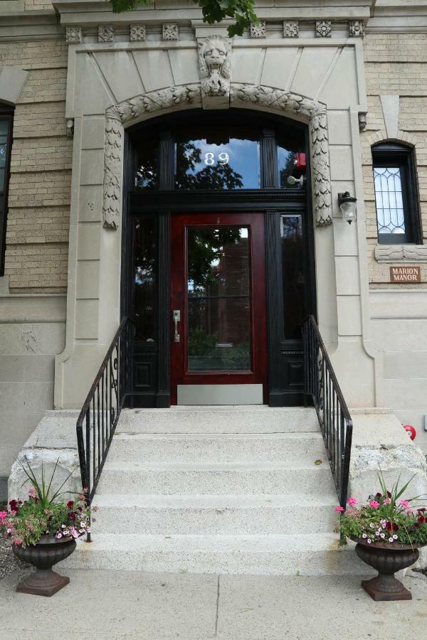 A Stylish W/ A Queen Bed, Heated Floors.. #31 Brookline