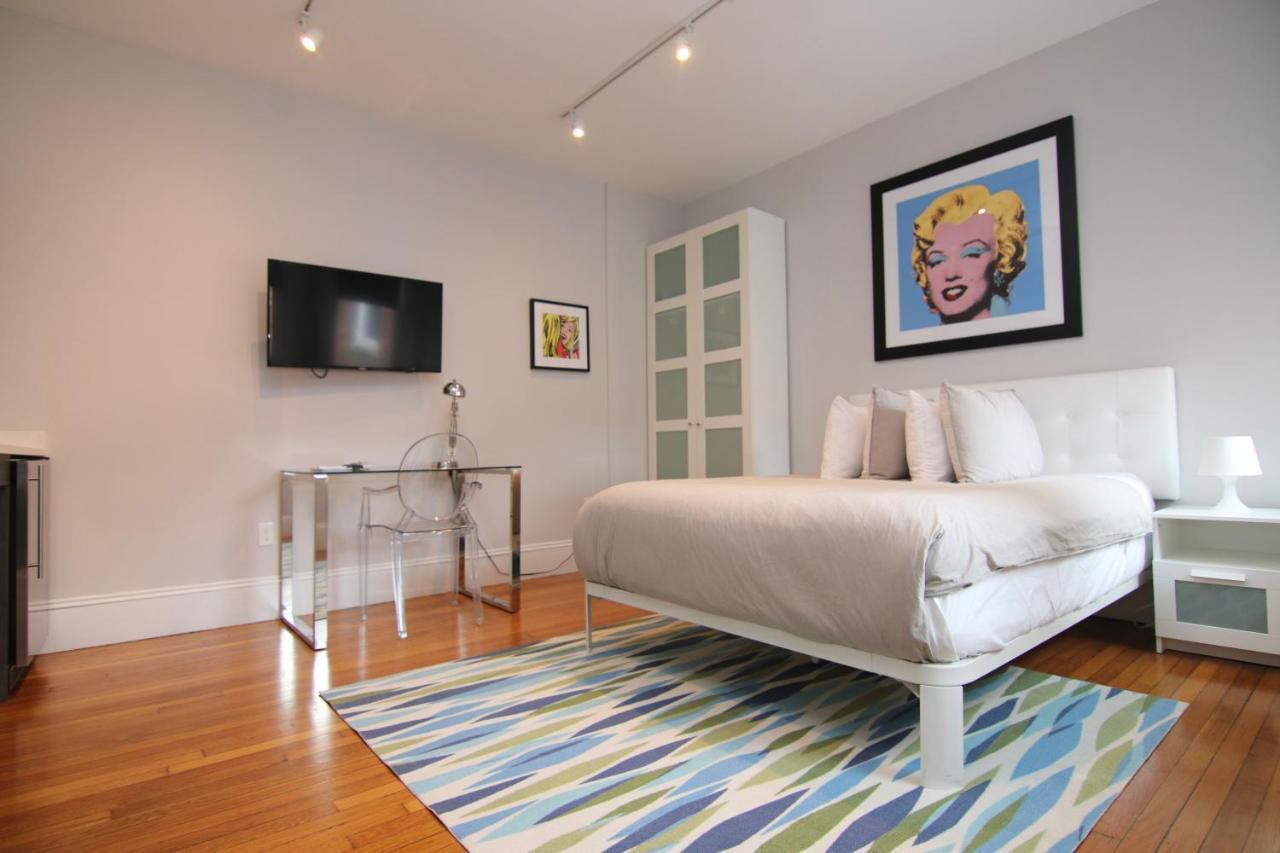 A Stylish W/ A Queen Bed, Heated Floors.. #31 Apartment